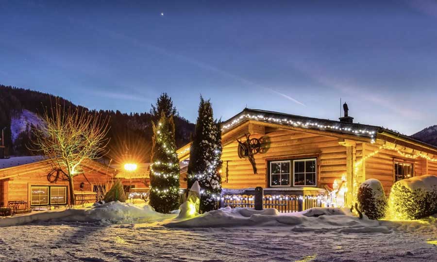 Uriges Alm-Chalet mit Komfort und Naturblick – Ihr Ferienhaus in den Bergen Barrierefreies Alm-Chalet mit Terrasse, Kaminofen und Blick in die Natur – ideal für einen entspannten Urlaub in den Bergen.